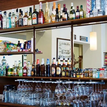 梅梅尔酒店 酒店